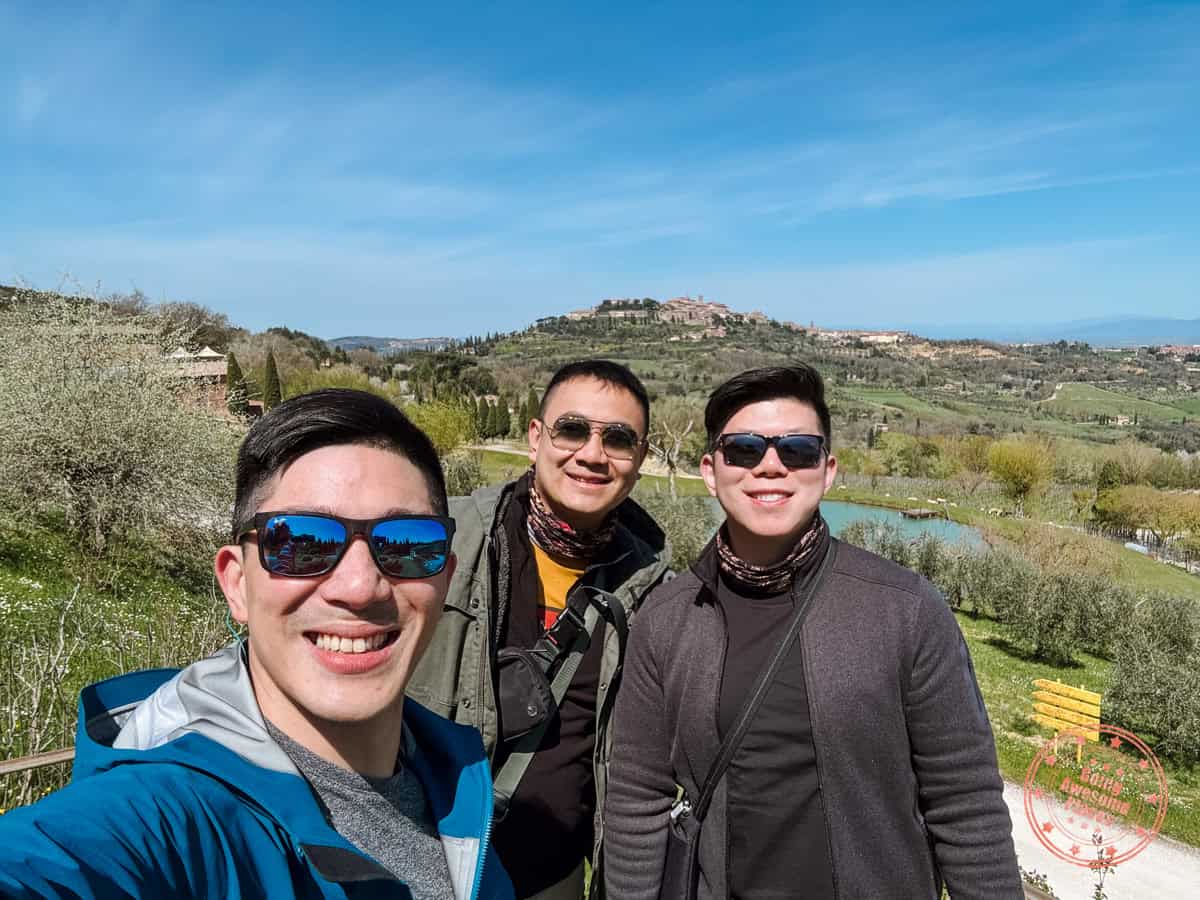 3 asian guys selfie at belvedere di montepulciano