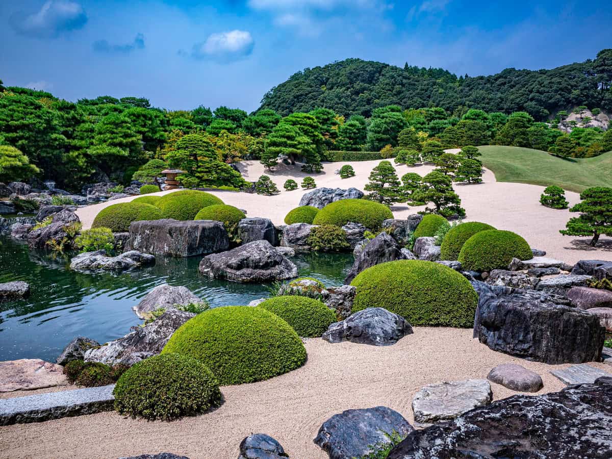 one of the beautiful japanese gardens you can observe at adachi museum of art