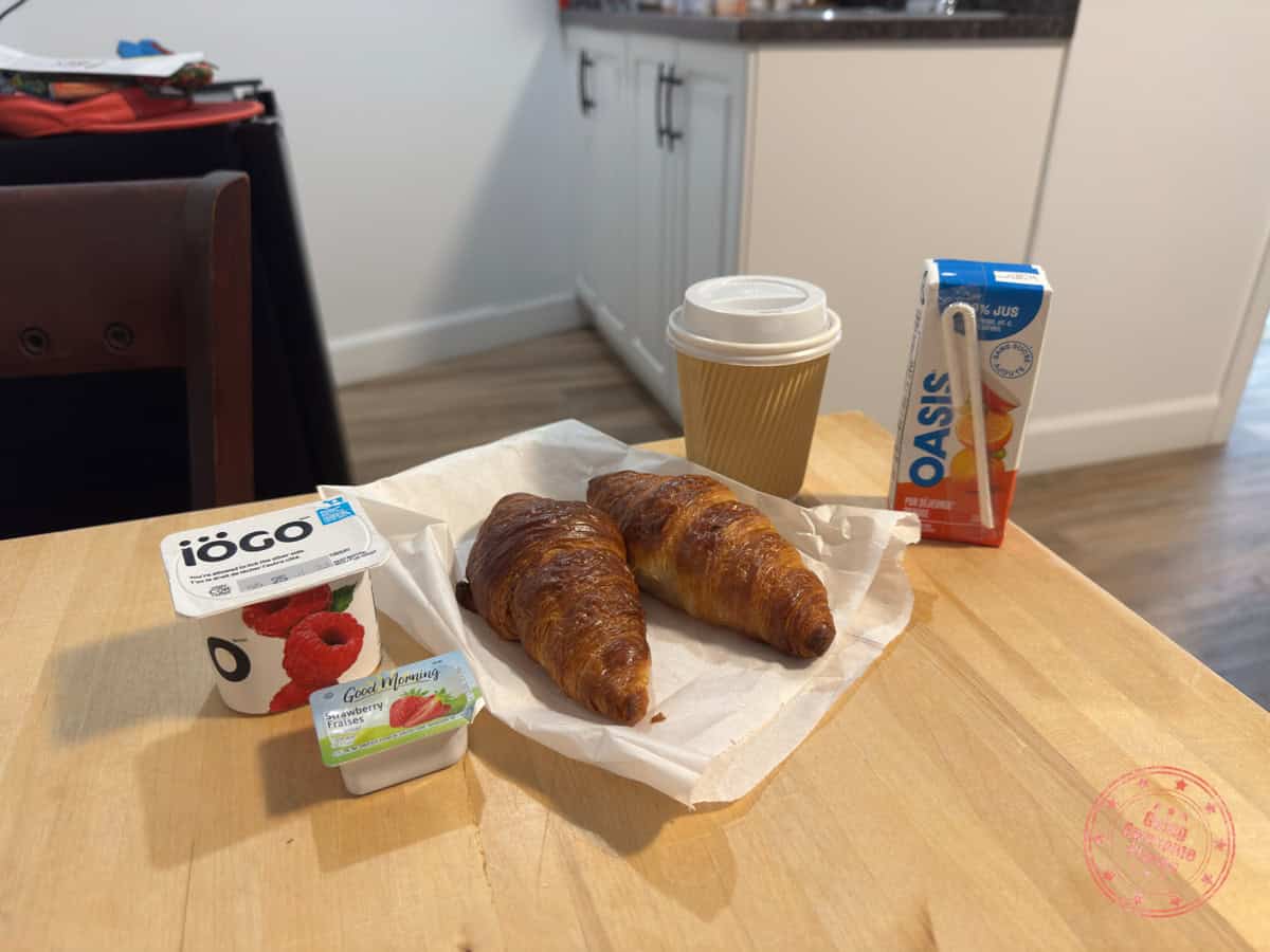 breakfast to go included with stay at auberge la galouine