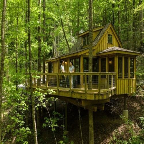 best place to stay in the smoky mountains featured