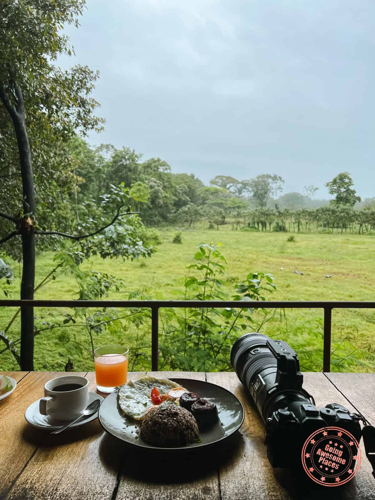 breakfast view from hotel xilopalo arenal