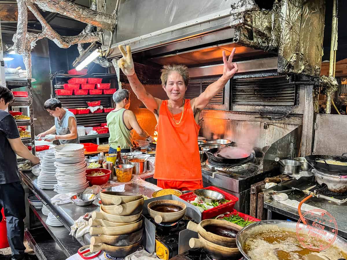 chef posing for crowds at oi man sang