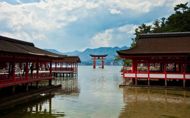floating torii gate chugoku japan featured