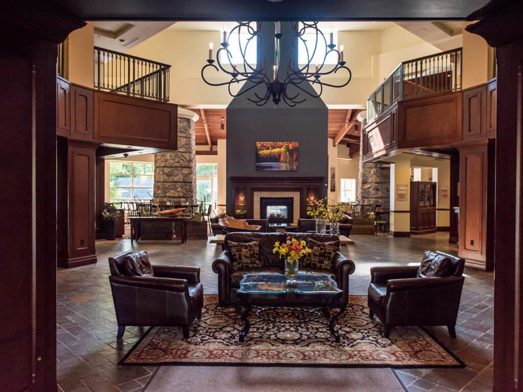 deerhurst resort in northern ontario foyer