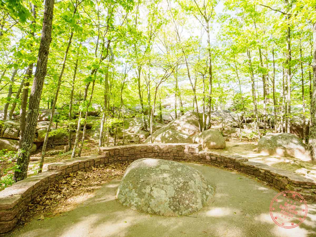 direct path to giant boulders of elephant rocks state park