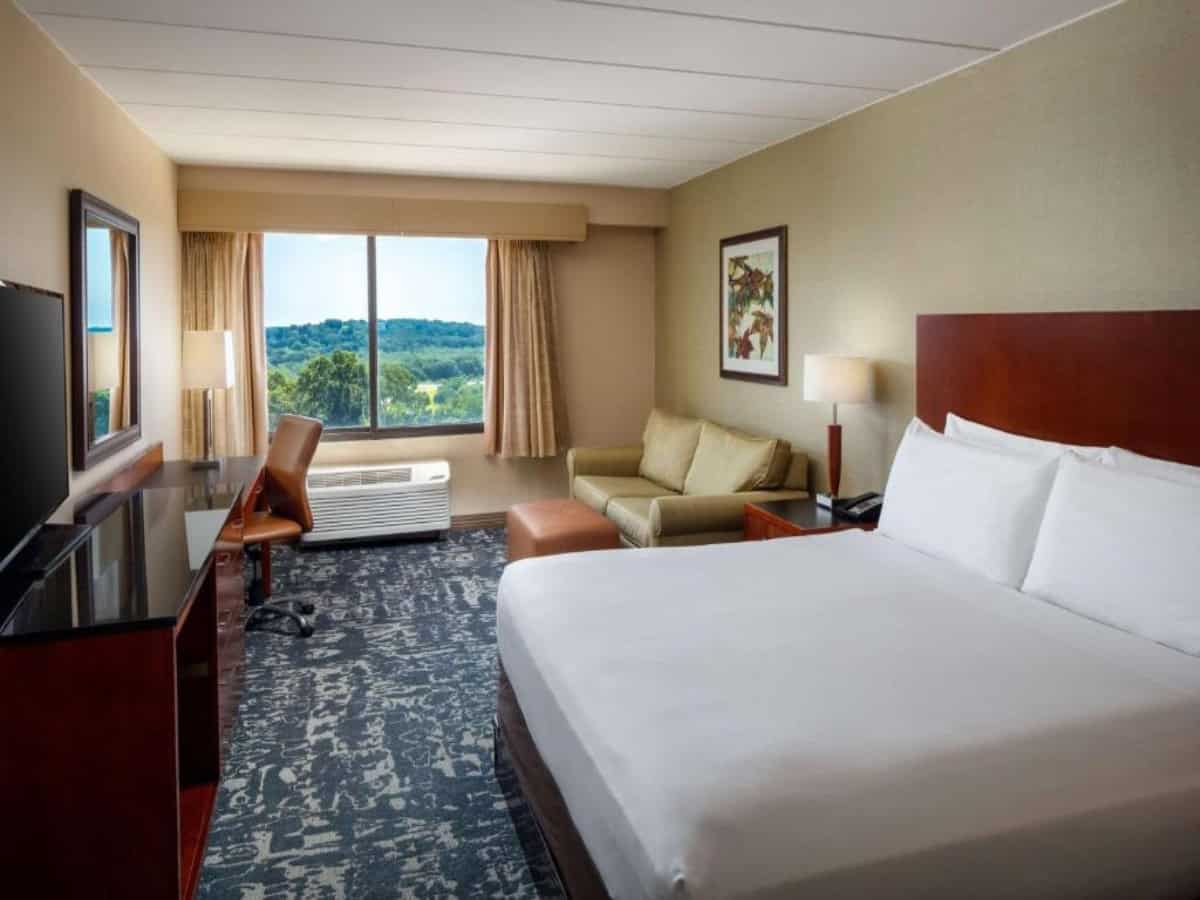 standard room with a view at doubletree boston north shore danvers