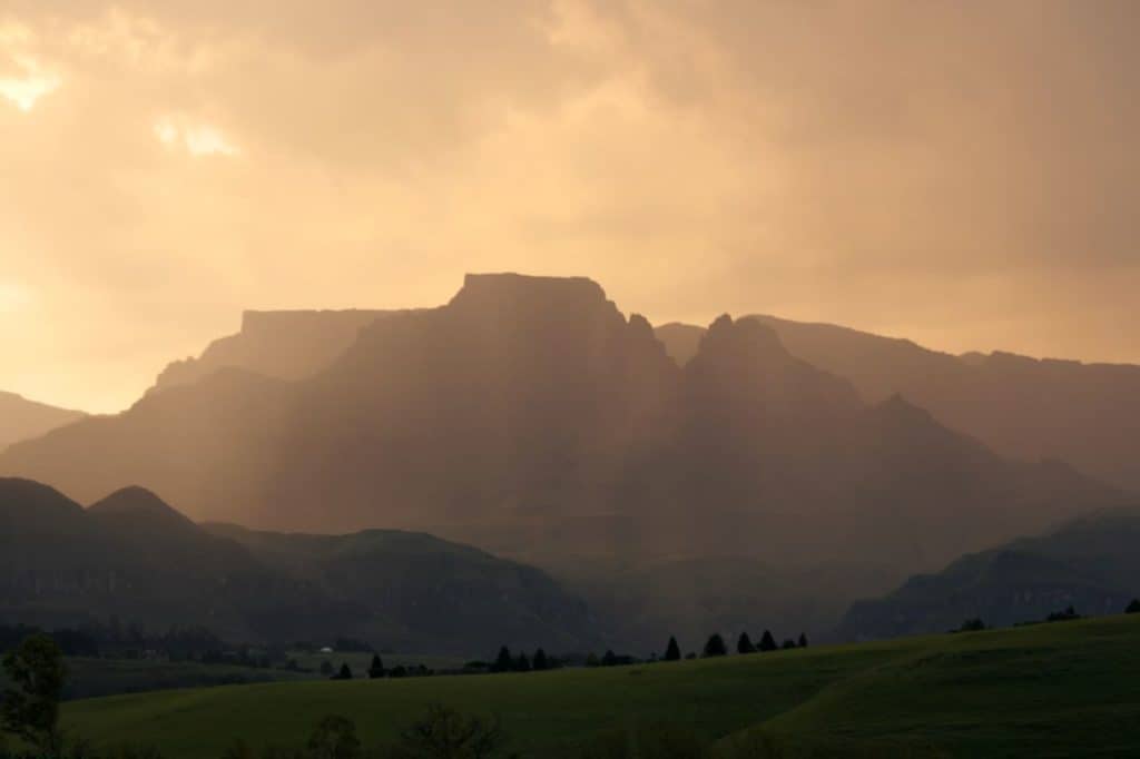 drakensburg mountains in south africa