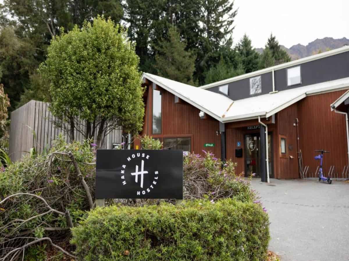 haka house entrance