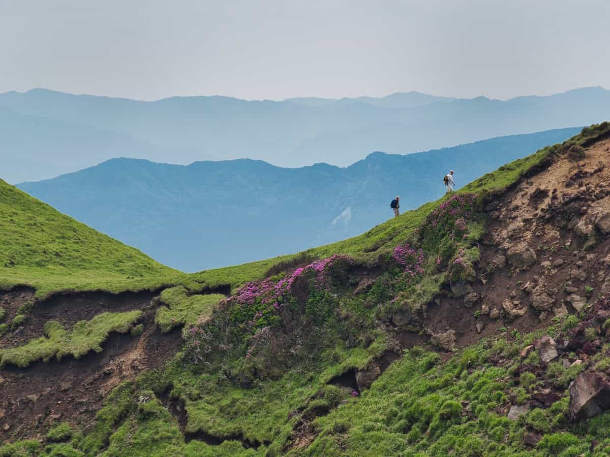 couple hiking mount kishima-dake
