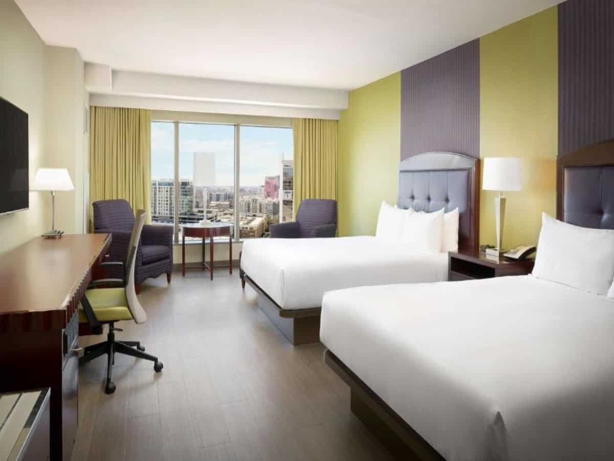 standard double room at hilton charlotte uptown