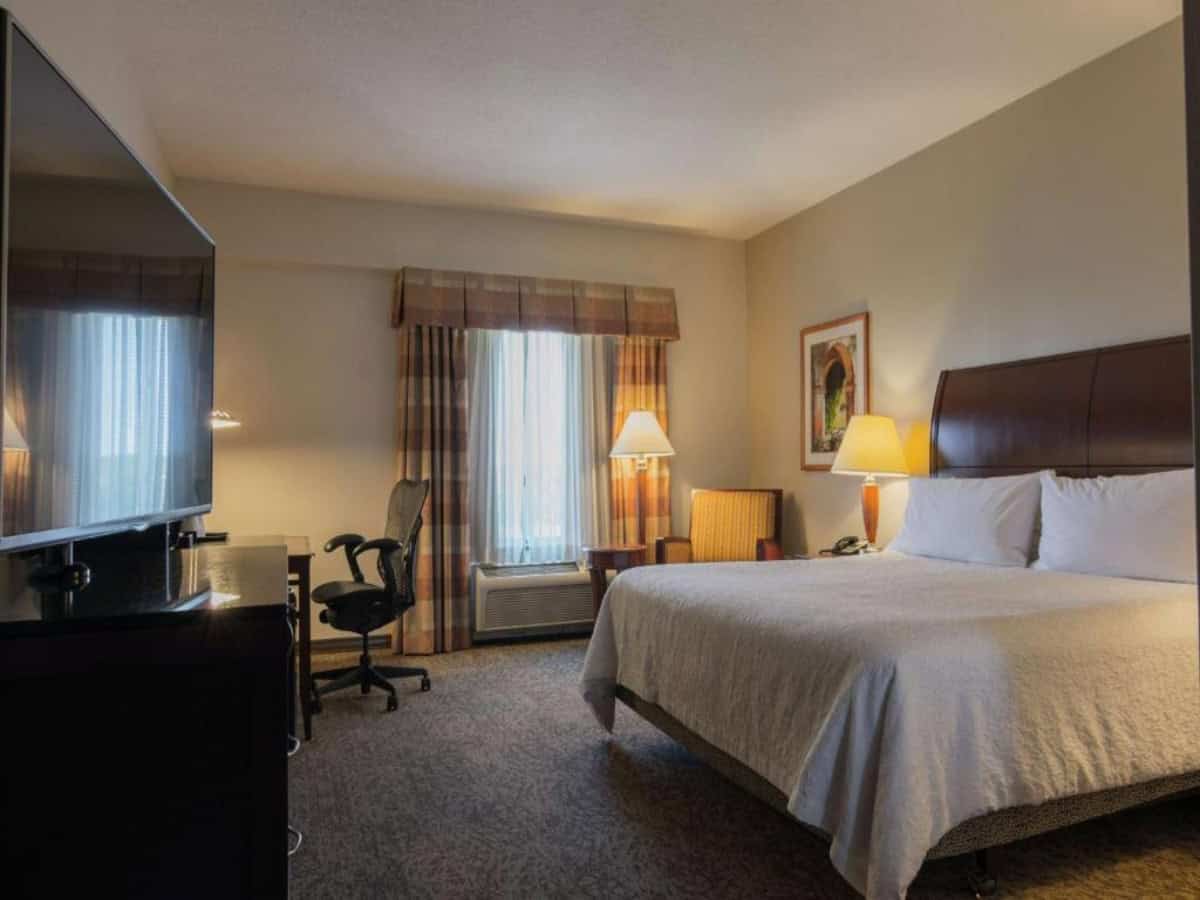 cozy standard king room at hilton garden inn bangor