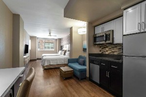 homewood suites midtown manhattan times square south double studio room with kitchenette and couch