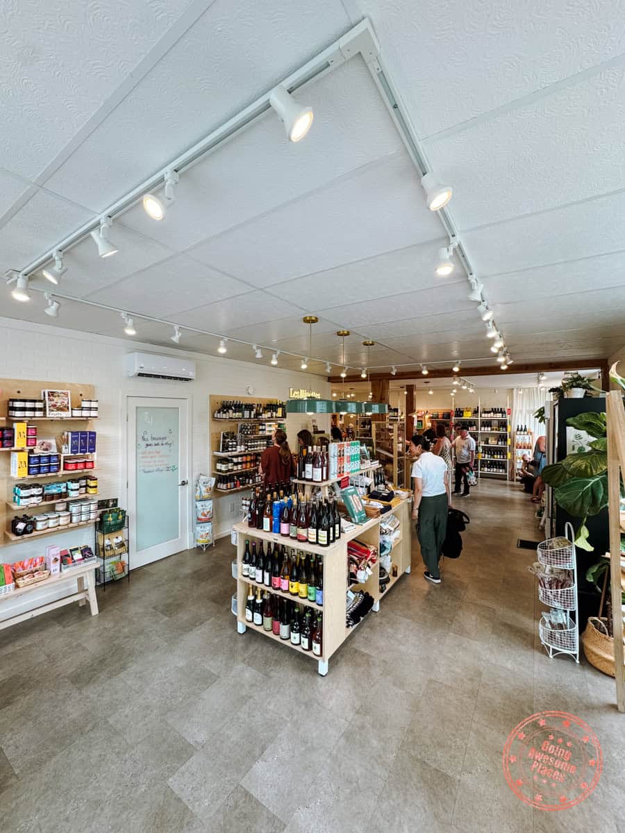 inside the les minettes boutique in laval