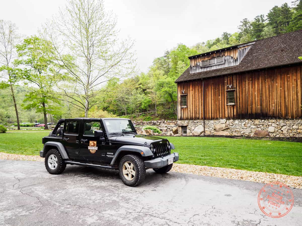 jeep safari dogwood canyon wildlife tour