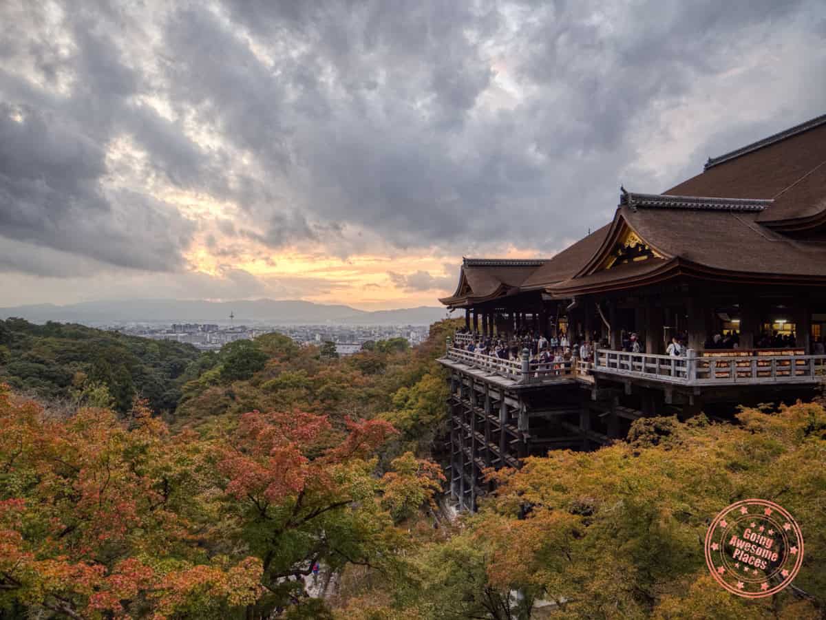 kiyomizudera temple fall colors view at sunset