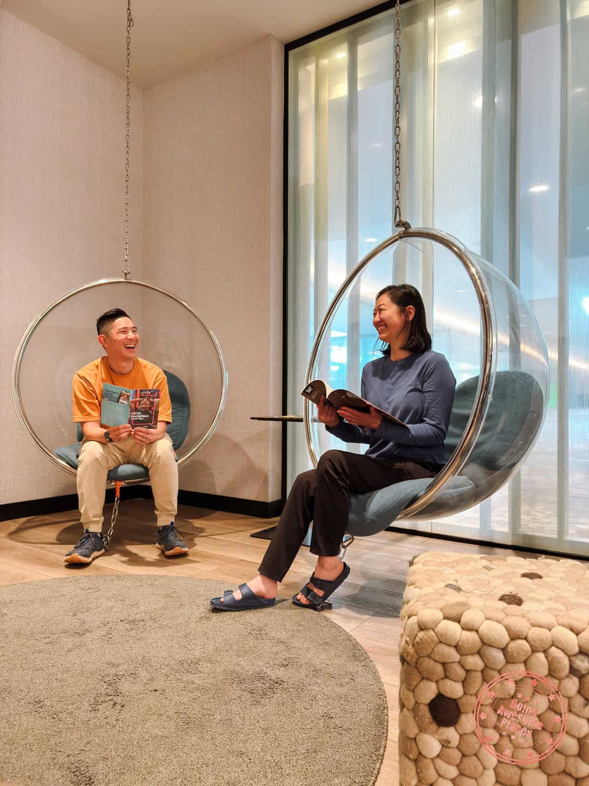 couple hanging out in laval sheraton club lounge