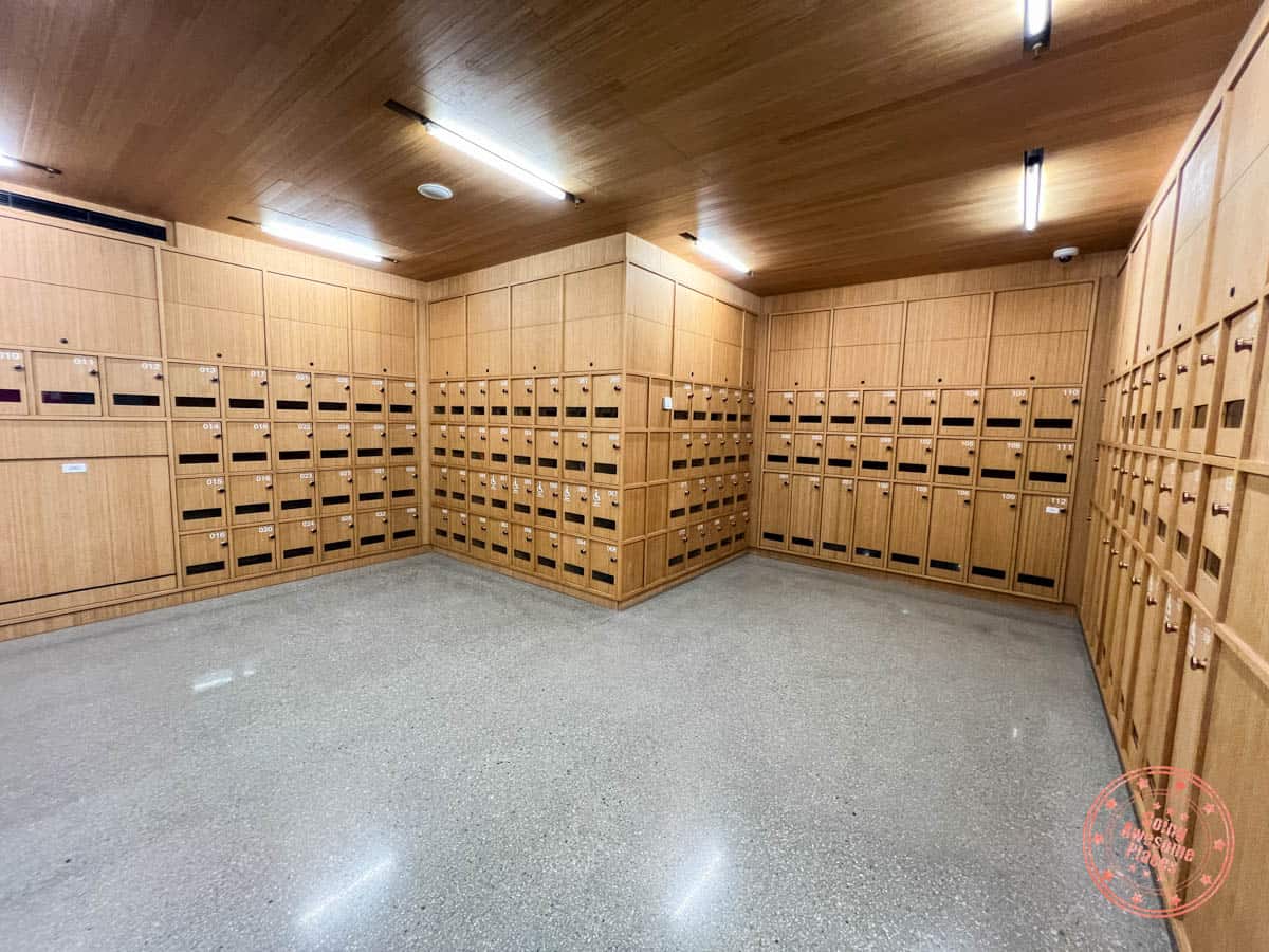 m plus museum locker room in the basement