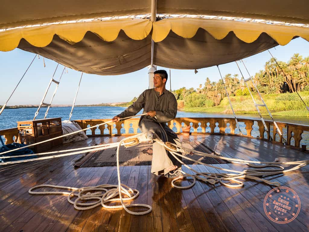 mannign the dahabiya rudder egypt 10 day trip