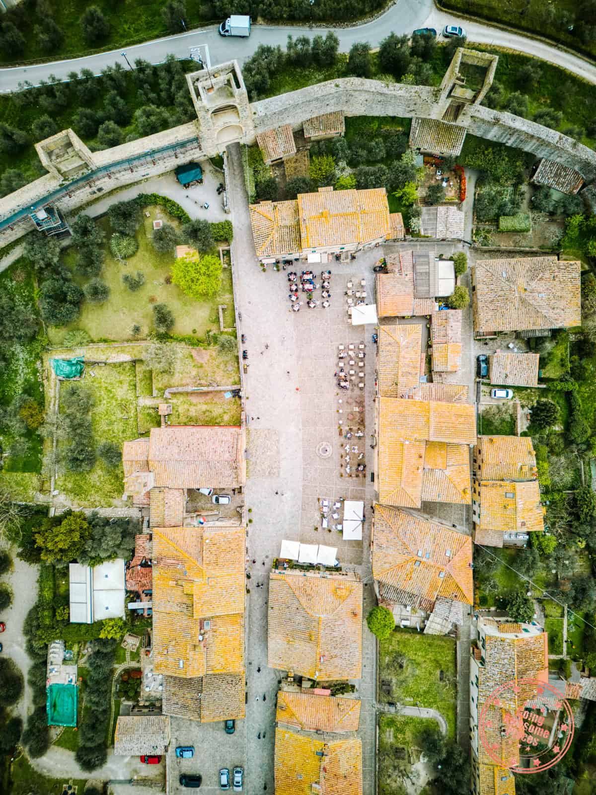 monteriggioni town view from above