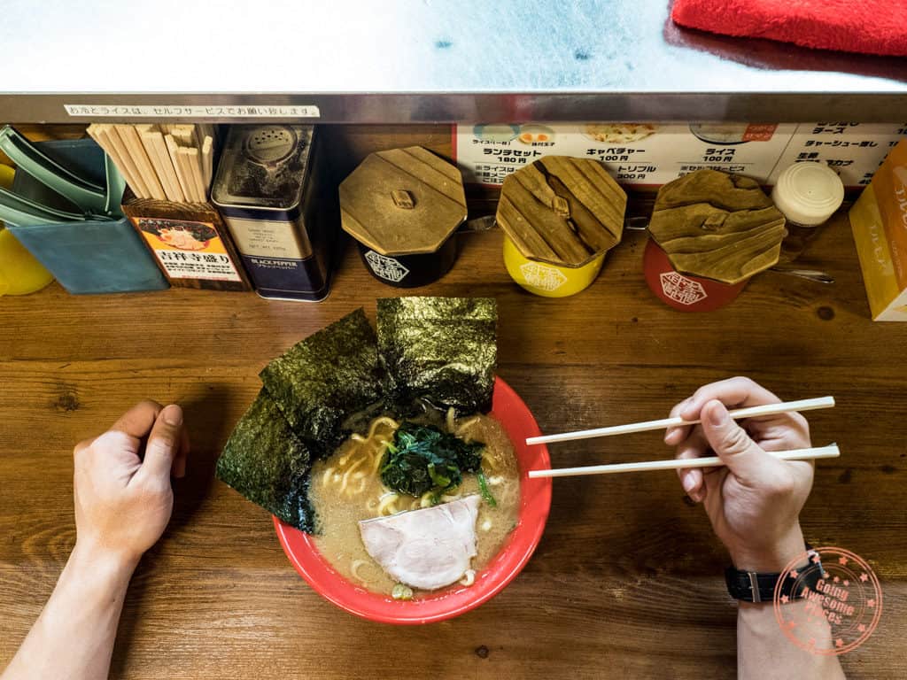 musashiya kichijoji ramen restaurant overhead shot