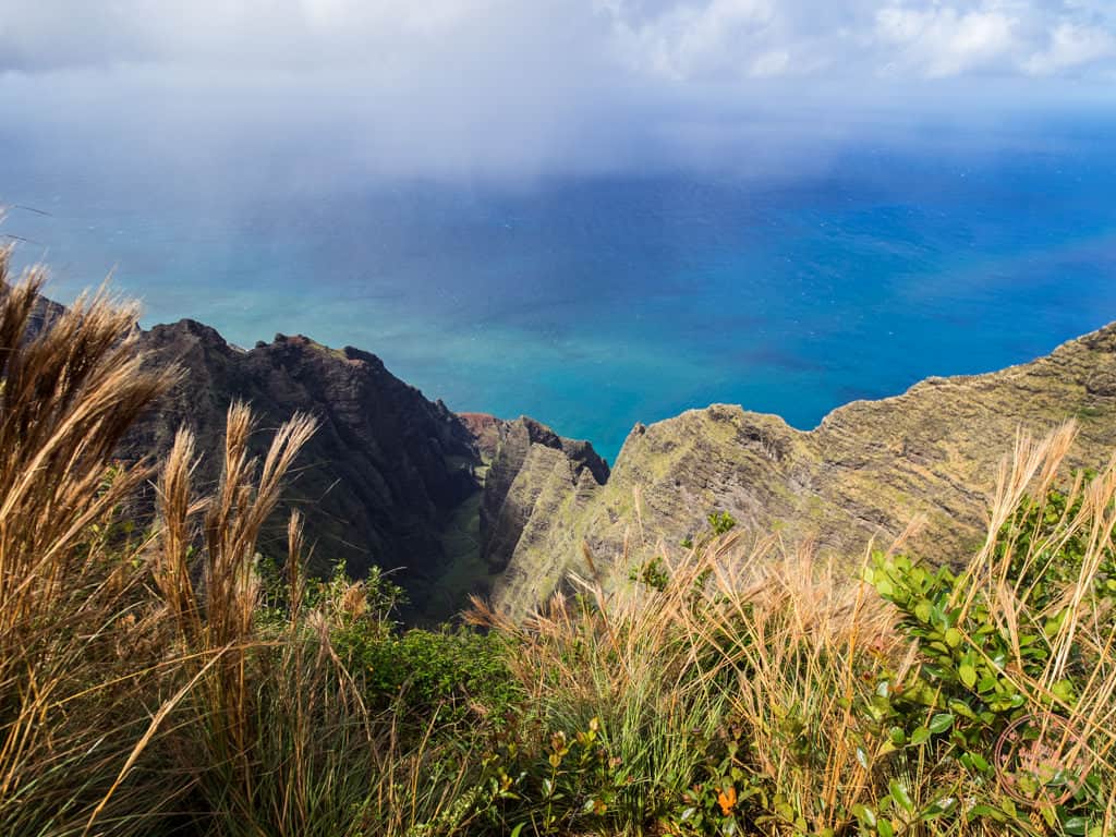 napali coast view from awaawapuhi trail in the west side of kauai
