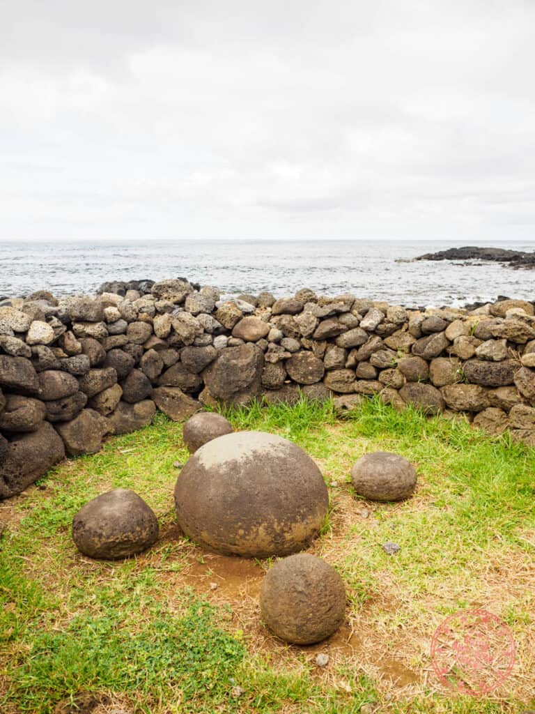 navel of the world te pito kura stones