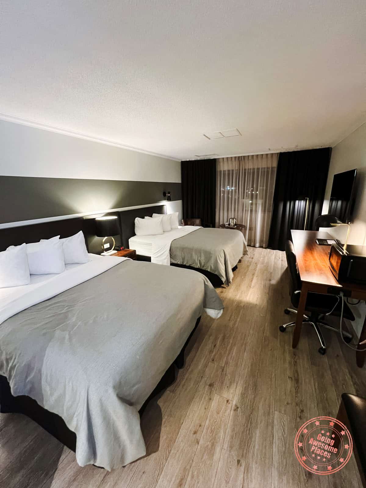 rimouski hotel room interior