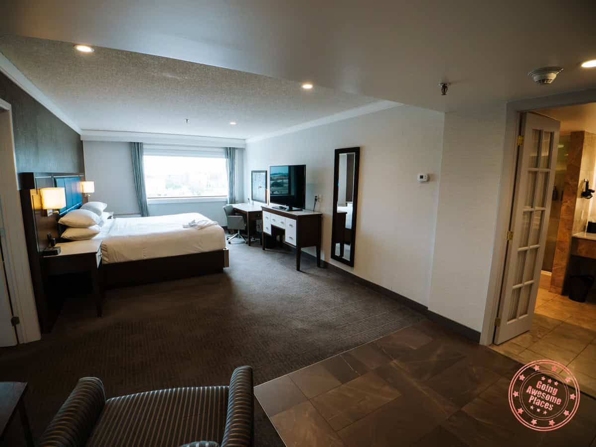 sheraton laval suite main bedroom interior