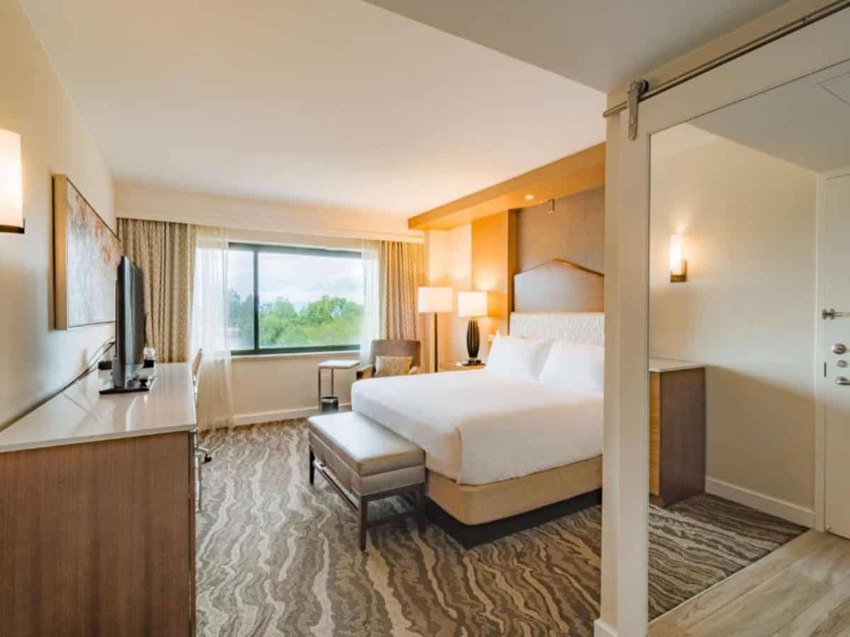spacious standard room at the inverness denver