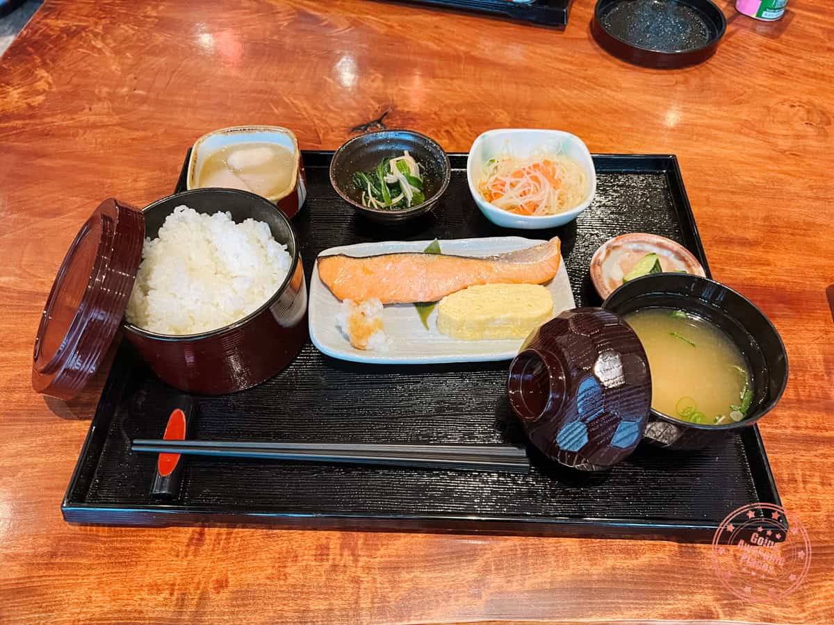 traditional japanese breakfast set meal at kiyomachiya ryokan sakura urushitei