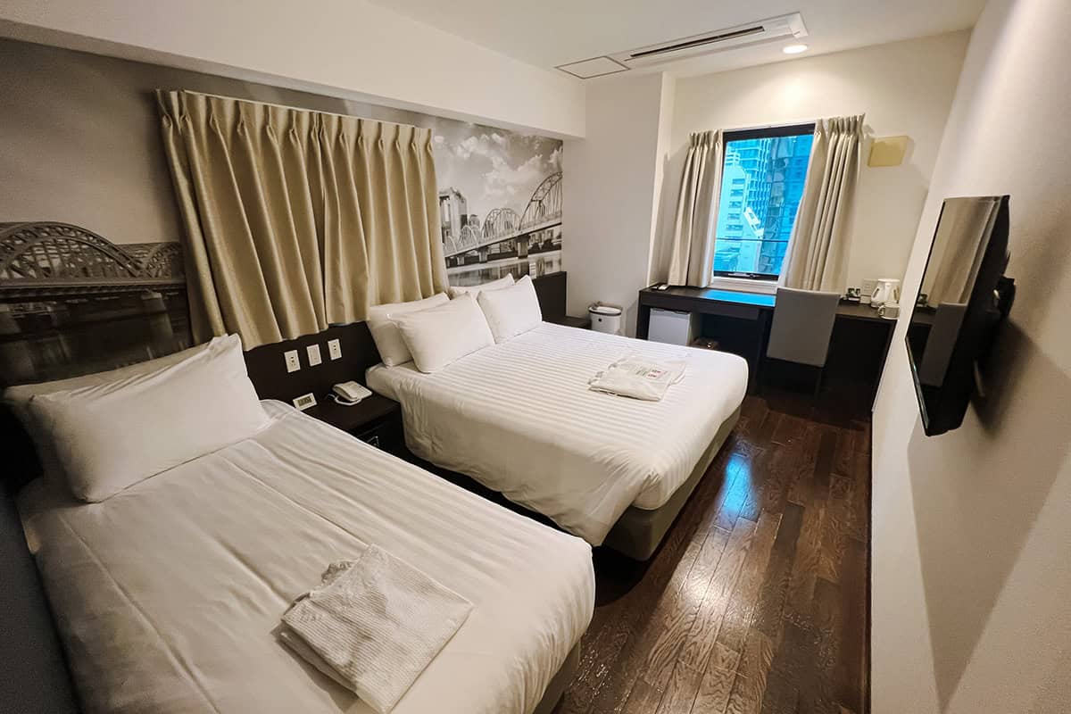 travelodge honmachi osaka interior room