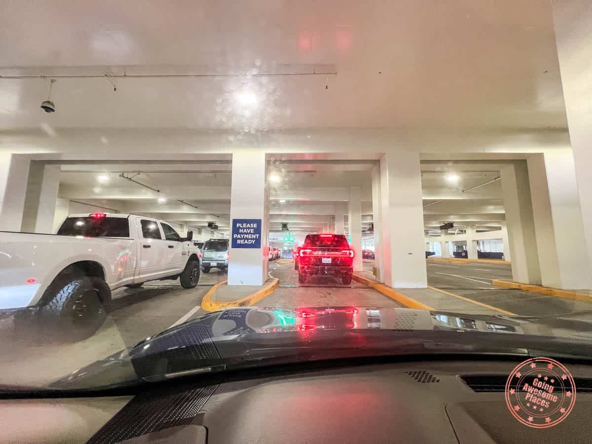 universal studios hollywood parking ticket booth lanes