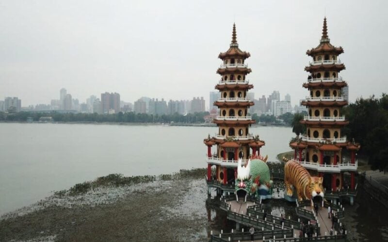 pagodas in taiwan